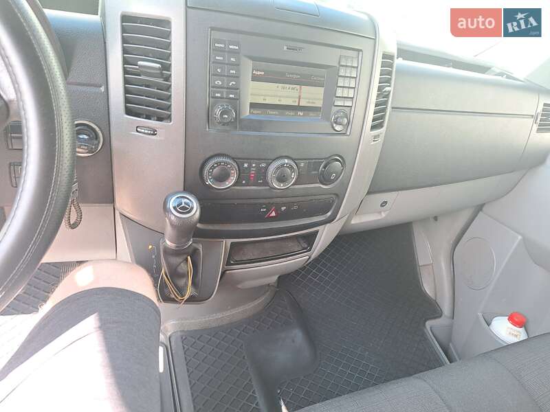 Вантажний фургон Mercedes-Benz Sprinter 2015 в Сумах