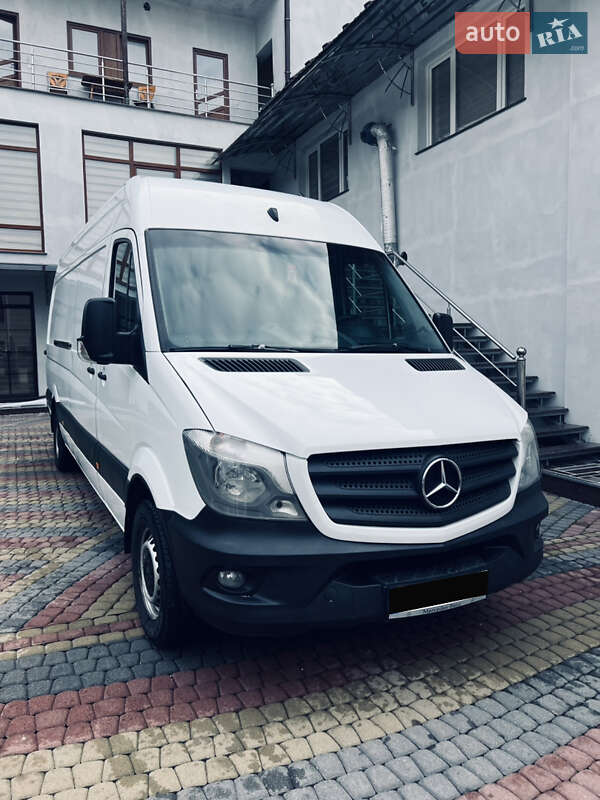 Вантажний фургон Mercedes-Benz Sprinter 2016 в Тячеві