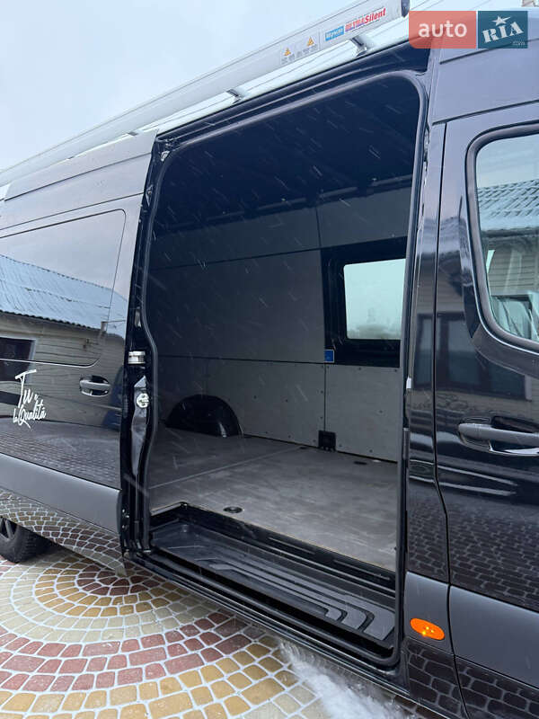 Вантажний фургон Mercedes-Benz Sprinter 2021 в Чернівцях
