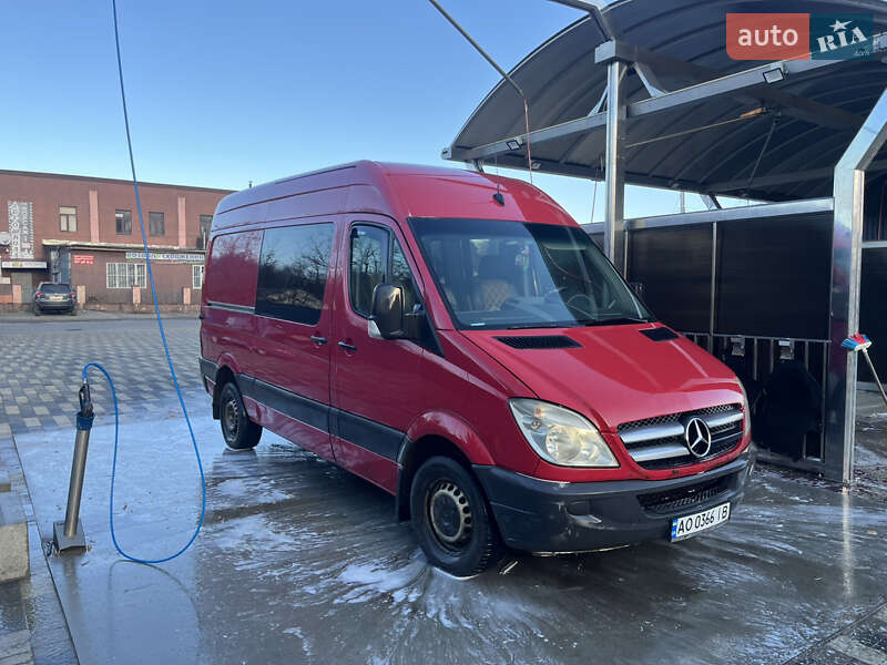 Мікроавтобус Mercedes-Benz Sprinter 2011 в Сваляві