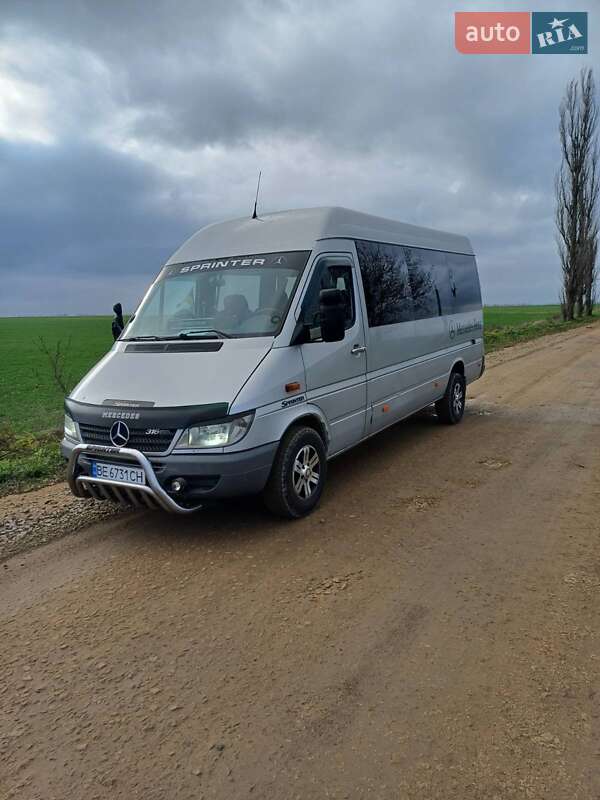 Мікроавтобус Mercedes-Benz Sprinter 2004 в Миколаєві фото 3 Мікроавтобус Mercedes-Benz Sprinter 2004 в Миколаєві