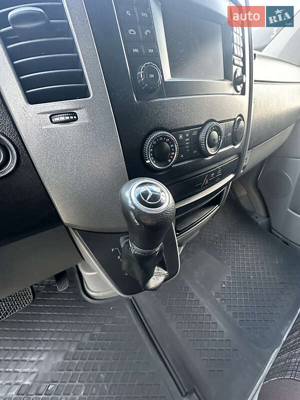 Грузовой фургон Mercedes-Benz Sprinter 2016 в Виноградове фото 20 Грузовой фургон Mercedes-Benz Sprinter 2016 в Виноградове