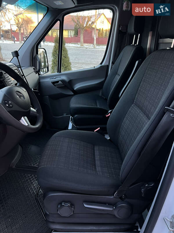 Вантажний фургон Mercedes-Benz Sprinter 2018 в Чернівцях