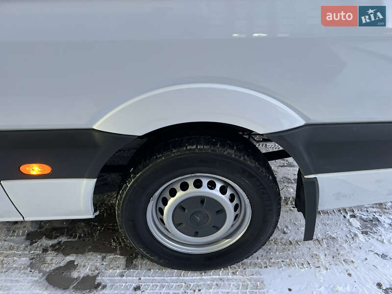 Вантажний фургон Mercedes-Benz Sprinter 2018 в Чернівцях