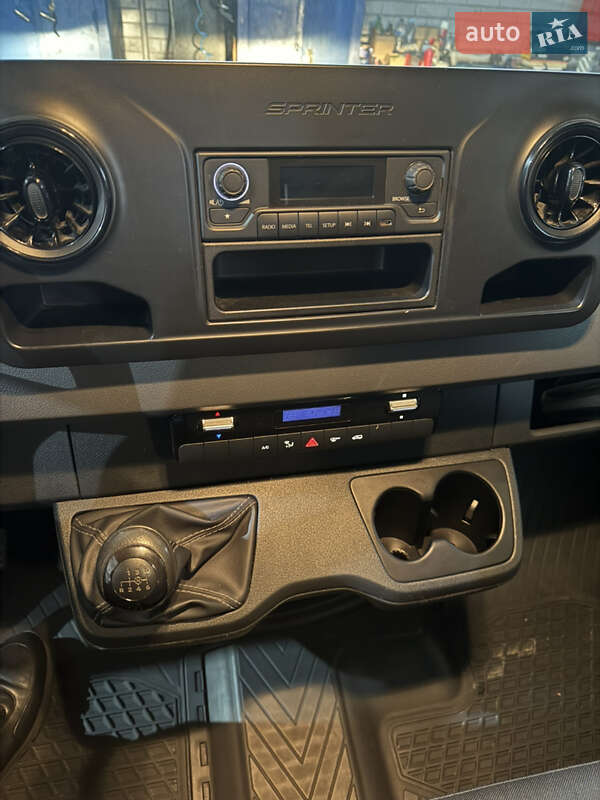 Вантажний фургон Mercedes-Benz Sprinter 2018 в Києві