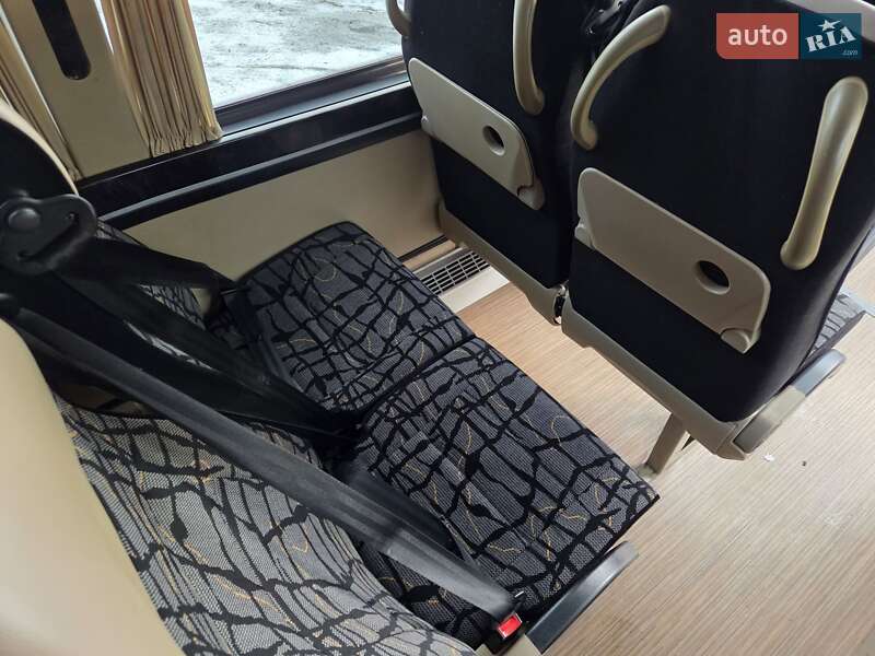 Туристичний / Міжміський автобус Mercedes-Benz Sprinter 2015 в Чернівцях