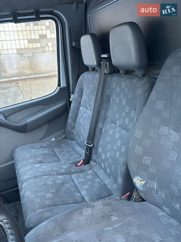 Грузовой фургон Mercedes-Benz Sprinter 2006 в Ровно фото 29 Грузовой фургон Mercedes-Benz Sprinter 2006 в Ровно