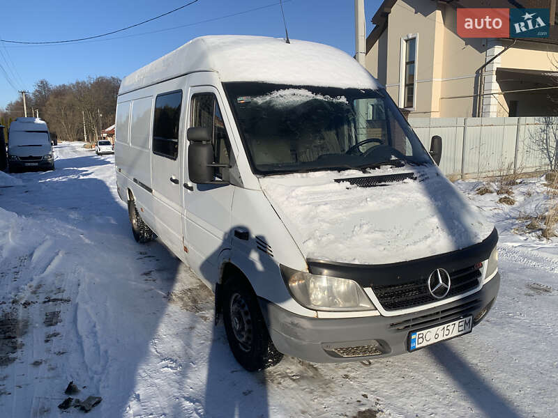 Грузовой фургон Mercedes-Benz Sprinter 2003 в Львове