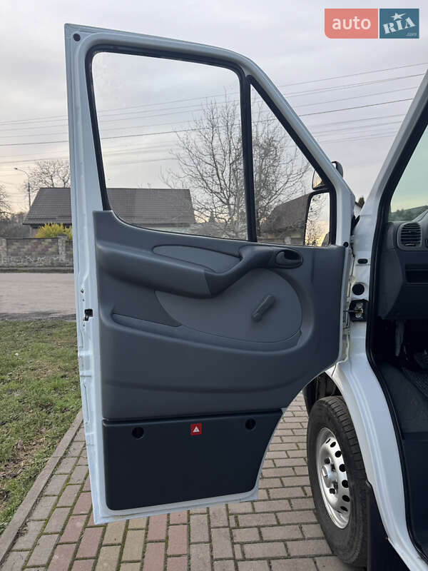 Грузовой фургон Mercedes-Benz Sprinter 2006 в Ровно фото 15 Грузовой фургон Mercedes-Benz Sprinter 2006 в Ровно