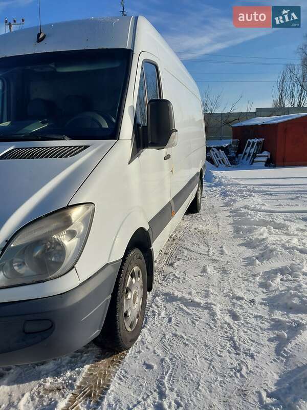 Микроавтобус грузовой (до 3,5т) Mercedes-Benz Sprinter 2012 в Киеве