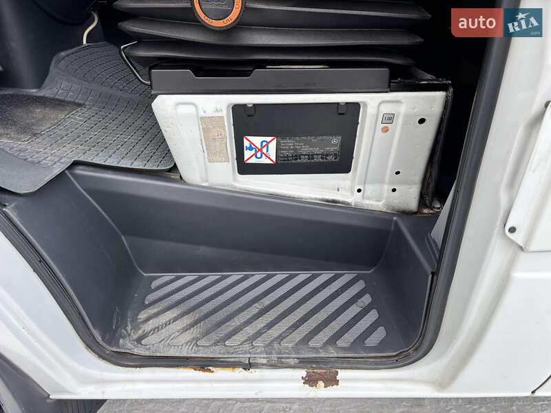 Минивэн Mercedes-Benz Sprinter 2003 в Керстенцах