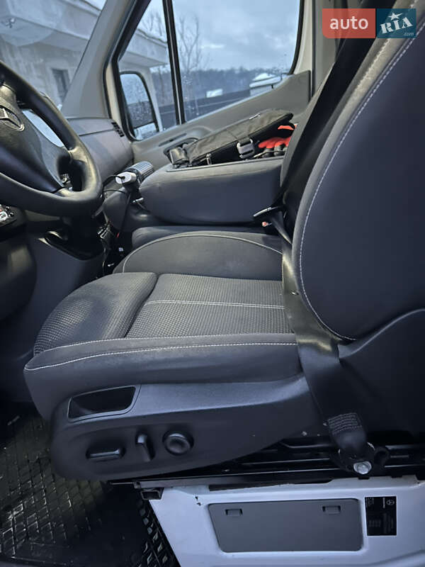 Грузопассажирский фургон Mercedes-Benz Sprinter 2016 в Львове