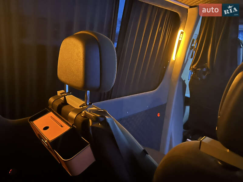 Грузопассажирский фургон Mercedes-Benz Sprinter 2016 в Львове