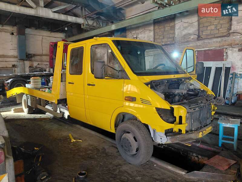 Эвакуатор Mercedes-Benz Sprinter 2004 в Черноморске