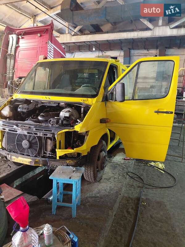 Эвакуатор Mercedes-Benz Sprinter 2004 в Черноморске