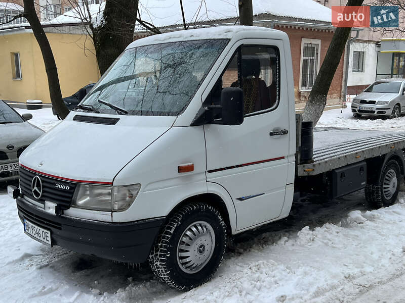 Эвакуатор Mercedes-Benz Sprinter 1999 в Виннице