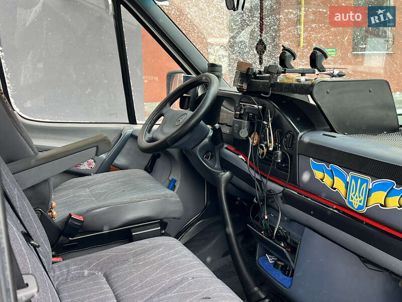 Эвакуатор Mercedes-Benz Sprinter 1999 в Виннице