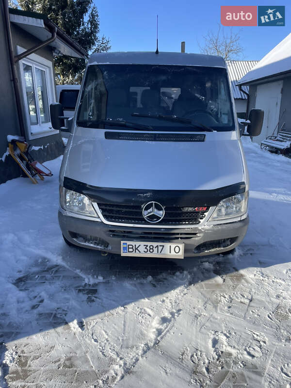 Микроавтобус Mercedes-Benz Sprinter 2005 в Вараше