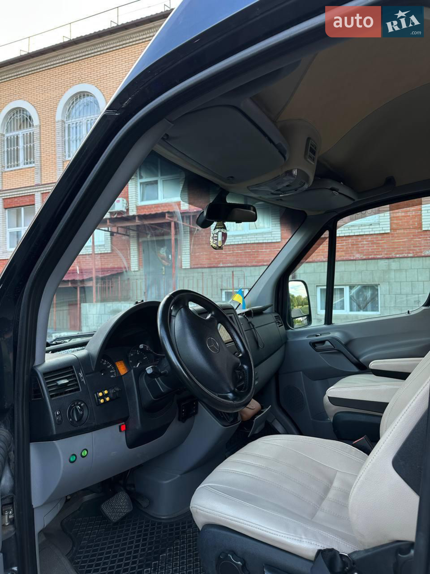 2012 Mercedes-Benz Sprinter - мініатюра 16