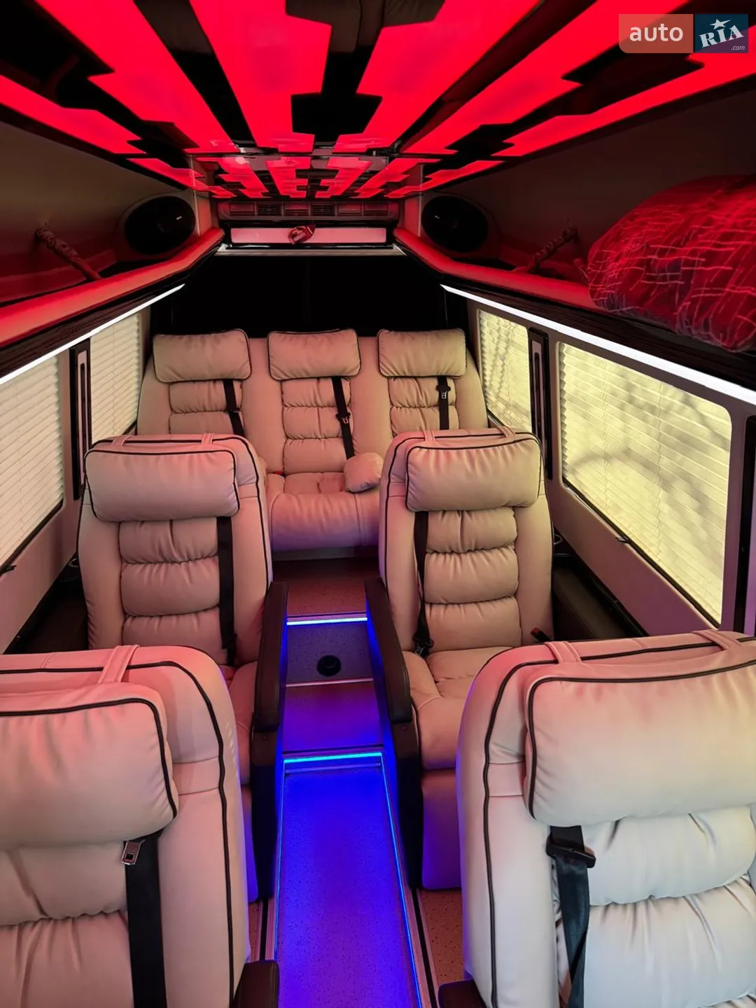 2015 Mercedes-Benz Sprinter - мініатюра 36