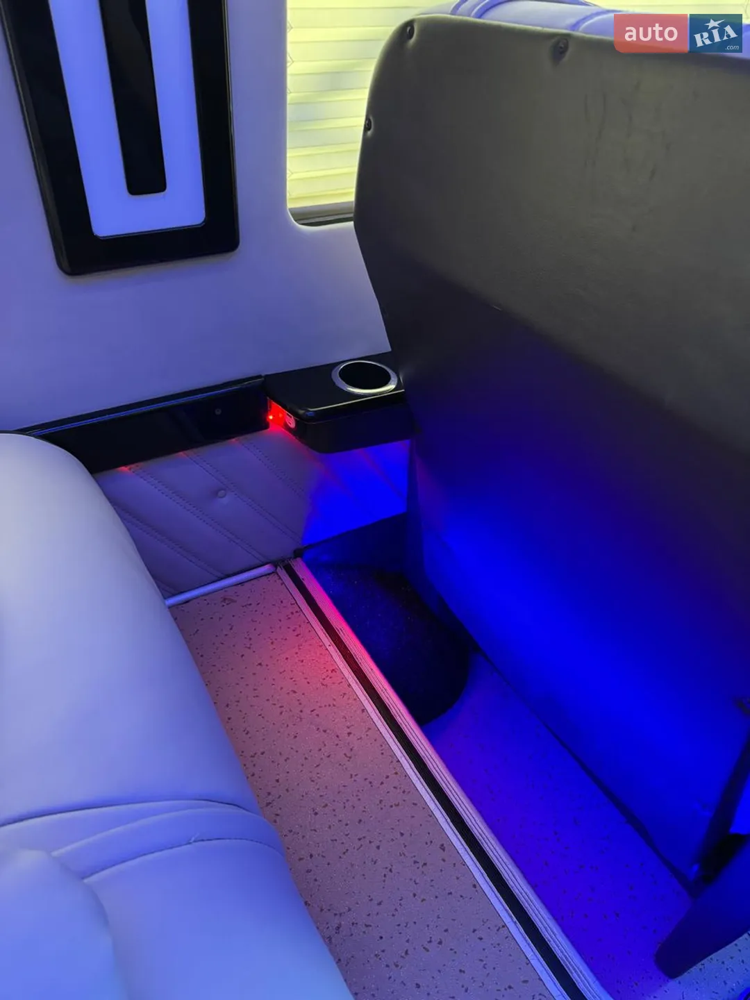 2015 Mercedes-Benz Sprinter - мініатюра 43