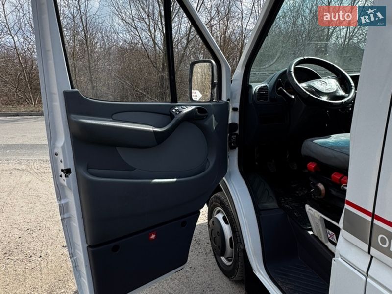 Грузовой фургон Mercedes-Benz Sprinter 2004 в Виннице