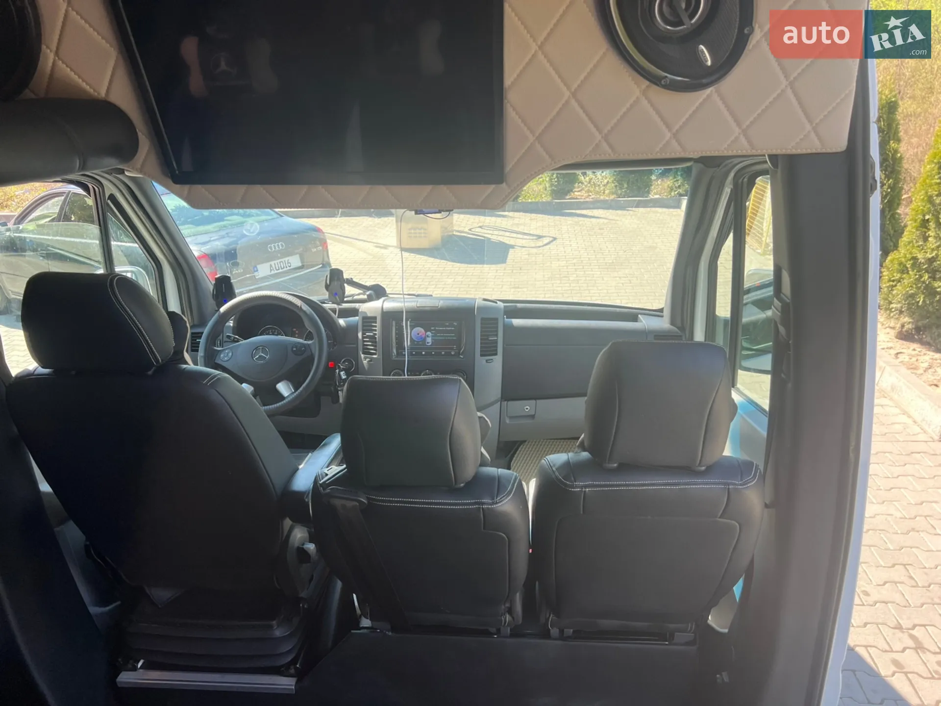 2017 Mercedes-Benz Sprinter - мініатюра 31
