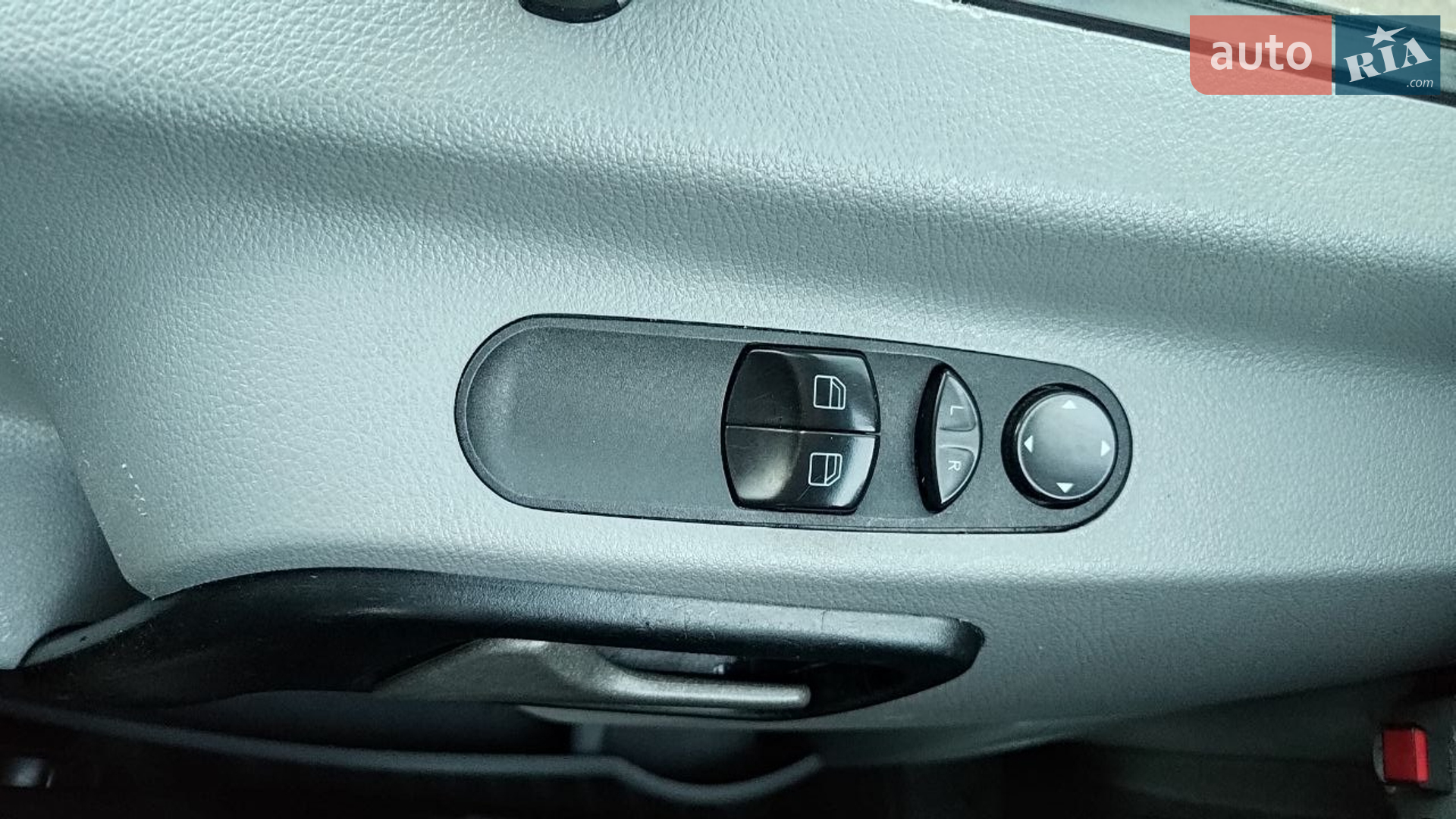 2017 Mercedes-Benz Sprinter - мініатюра 21