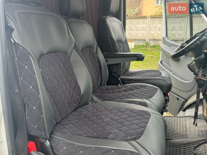 Грузопассажирский фургон Mercedes-Benz Sprinter 2005 в Самборе