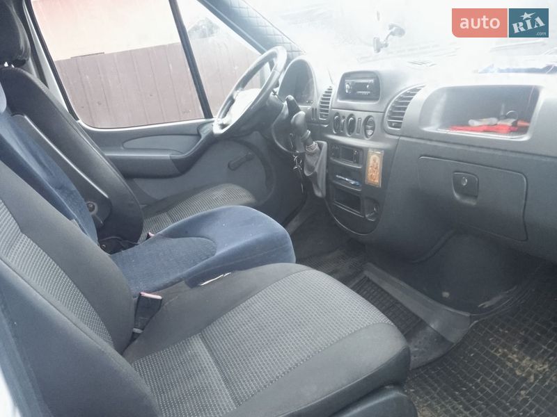 Вантажопасажирський фургон Mercedes-Benz Sprinter 2006 в Львові