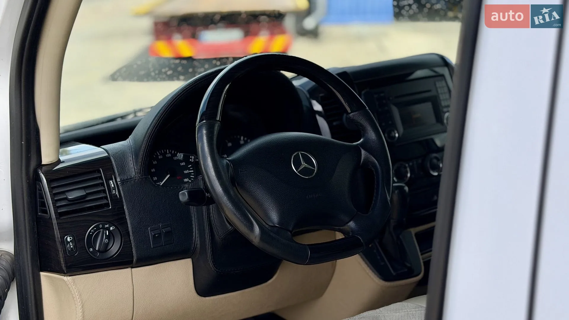 2011 Mercedes-Benz Sprinter - мініатюра 9
