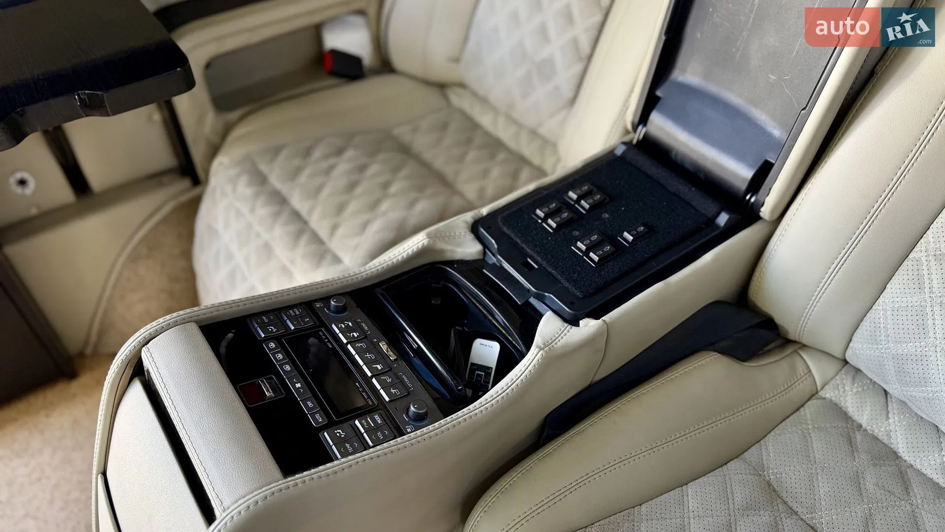 2011 Mercedes-Benz Sprinter - мініатюра 18