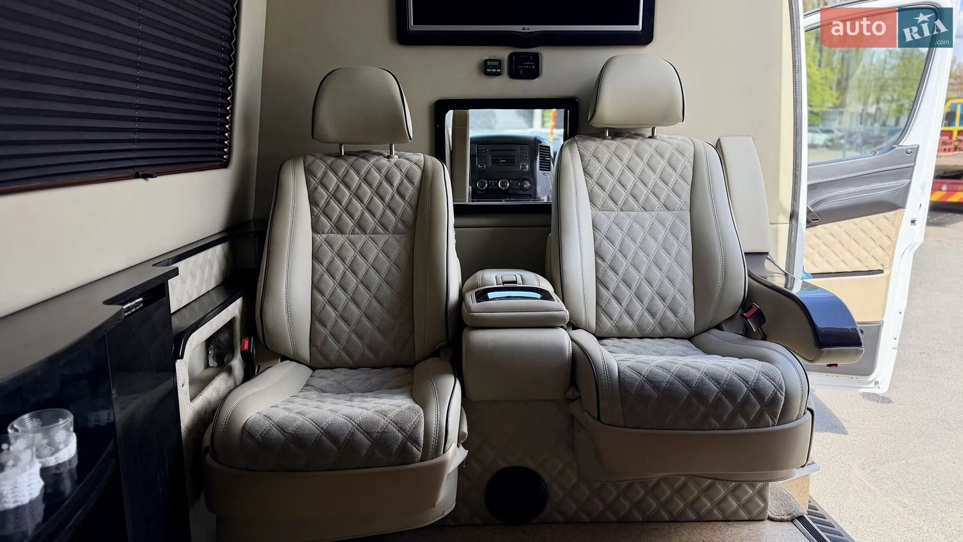 2011 Mercedes-Benz Sprinter - мініатюра 20