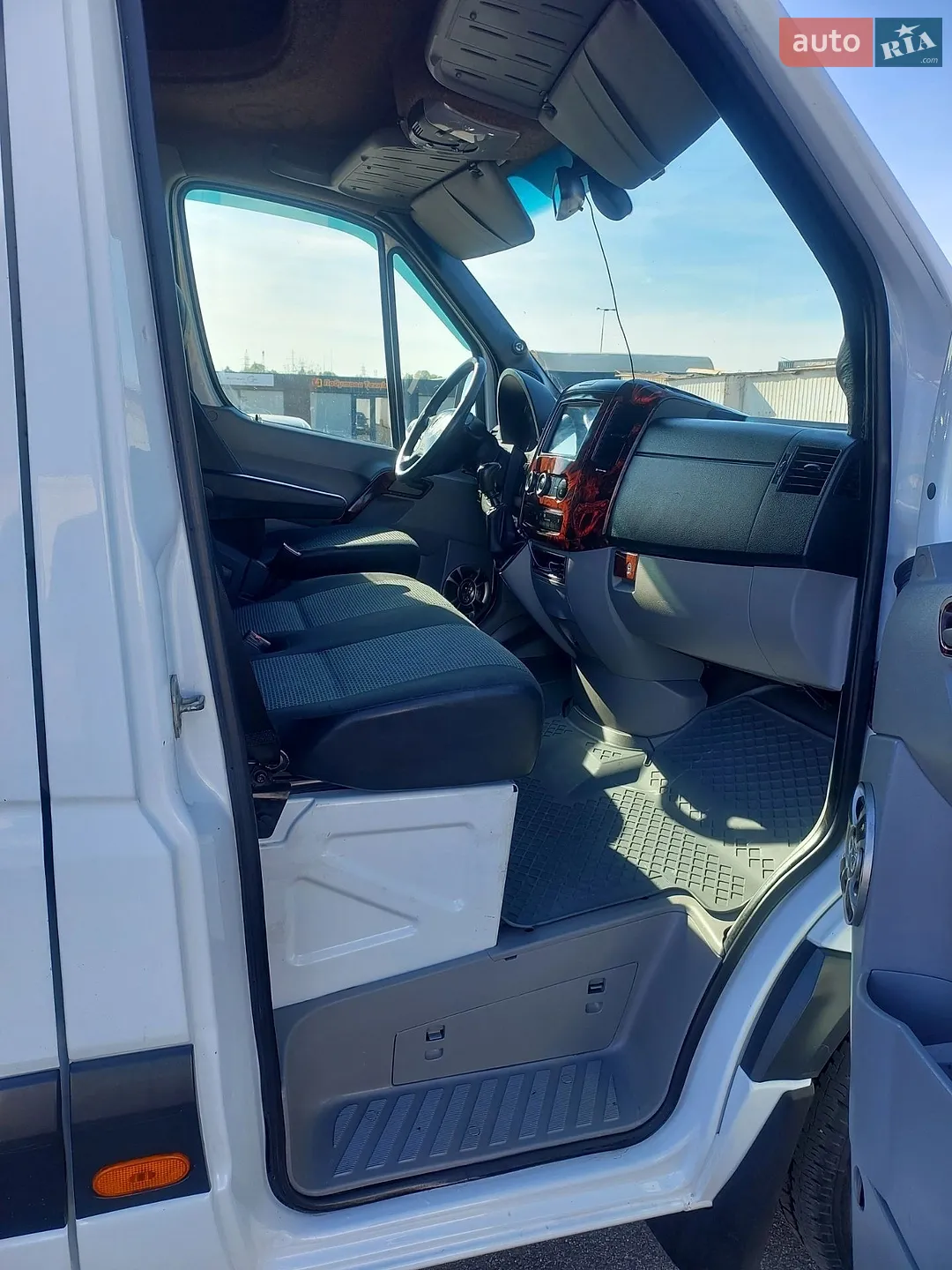 2011 Mercedes-Benz Sprinter - мініатюра 12