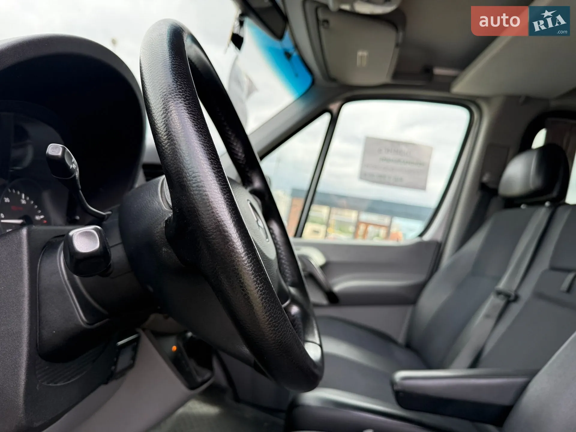 2014 Mercedes-Benz Sprinter - мініатюра 31