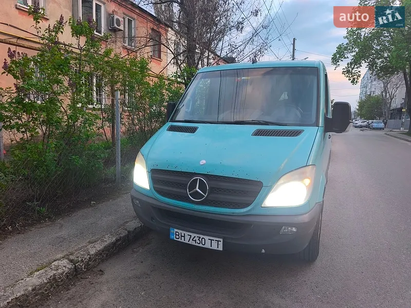 Mercedes-Benz Sprinter 2011