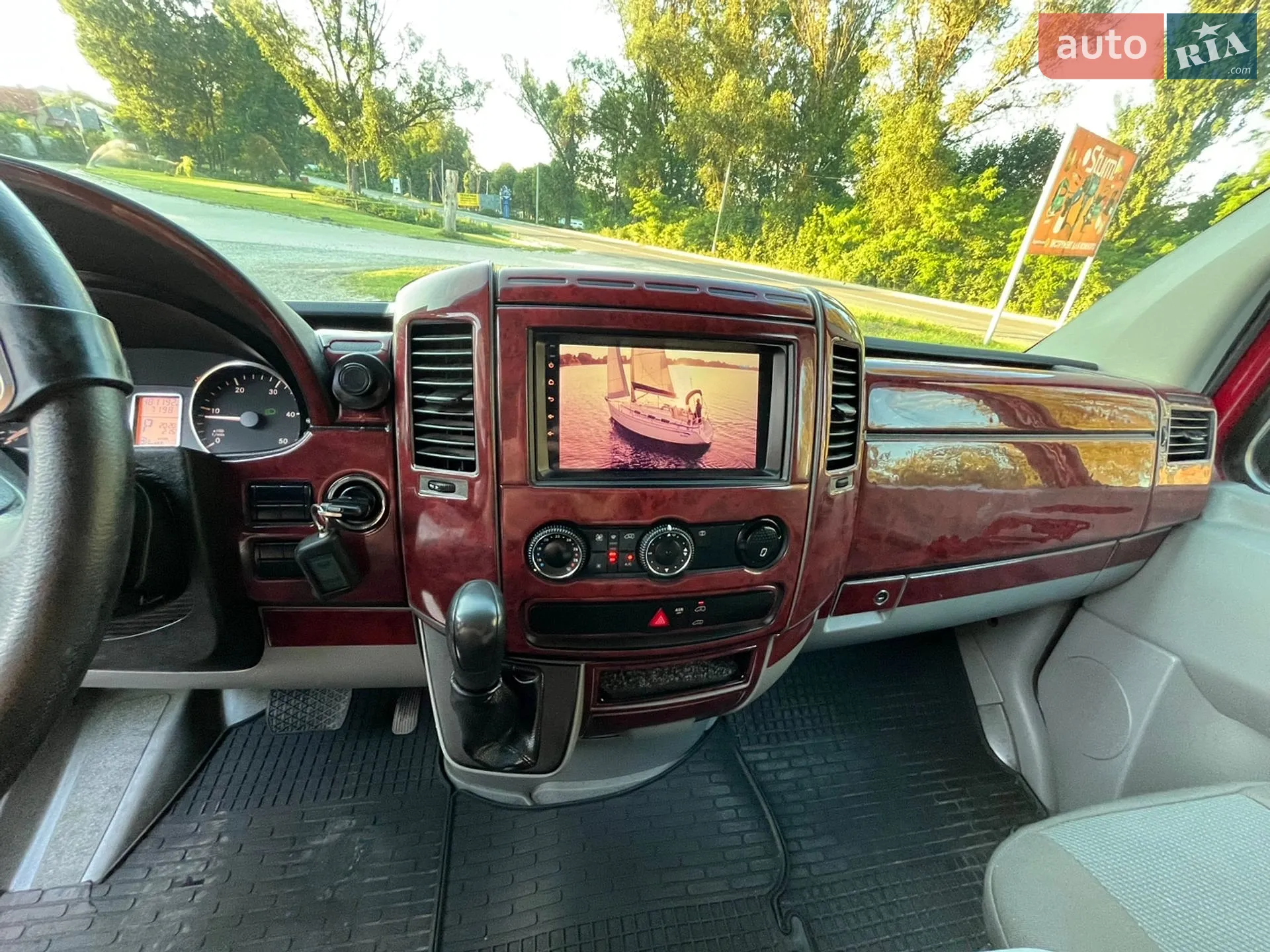 2011 Mercedes-Benz Sprinter - мініатюра 24