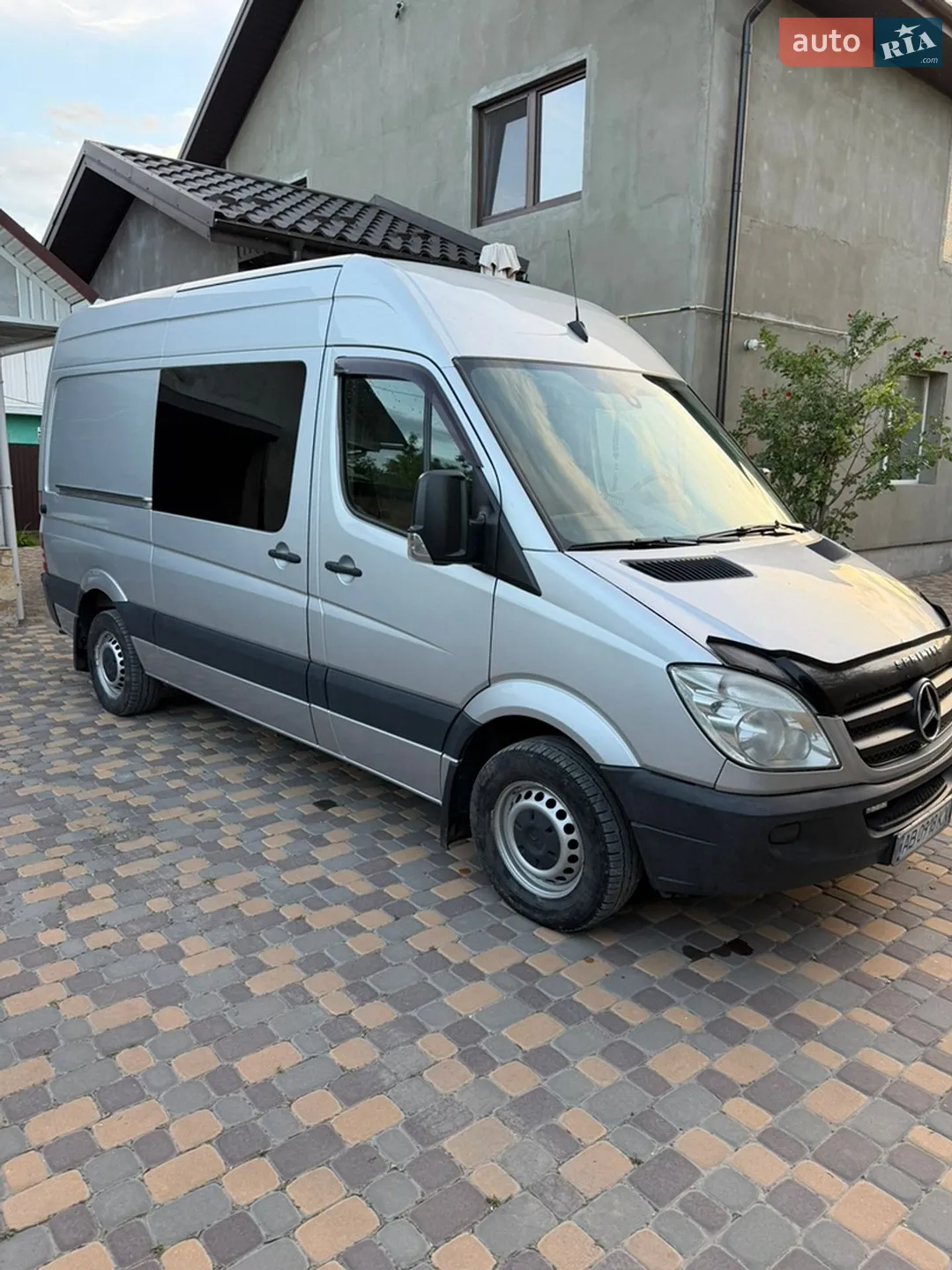 2011 Mercedes-Benz Sprinter - мініатюра 2