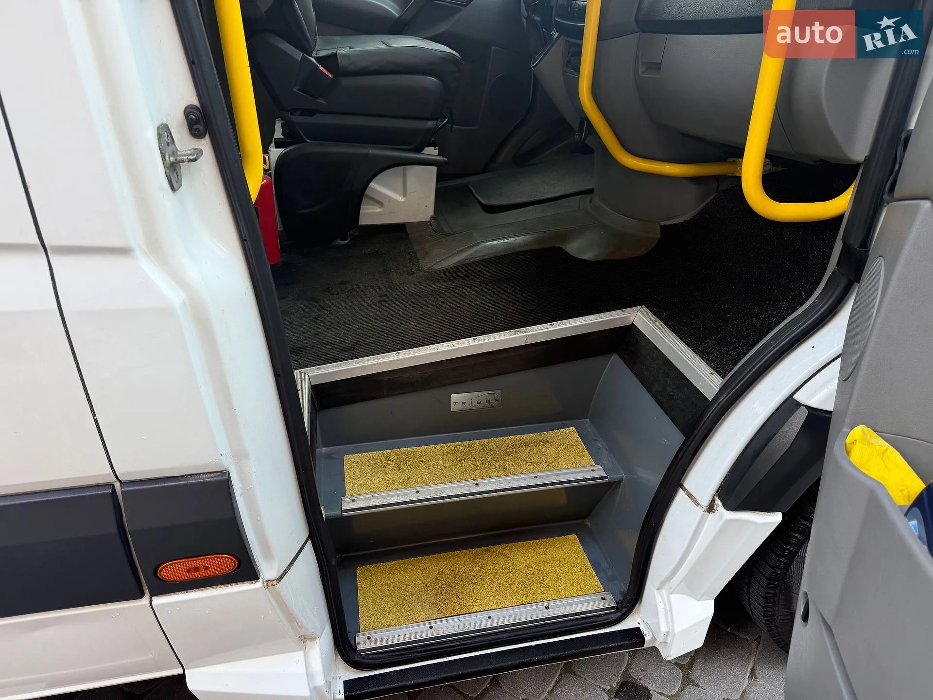 2010 Mercedes-Benz Sprinter - мініатюра 20