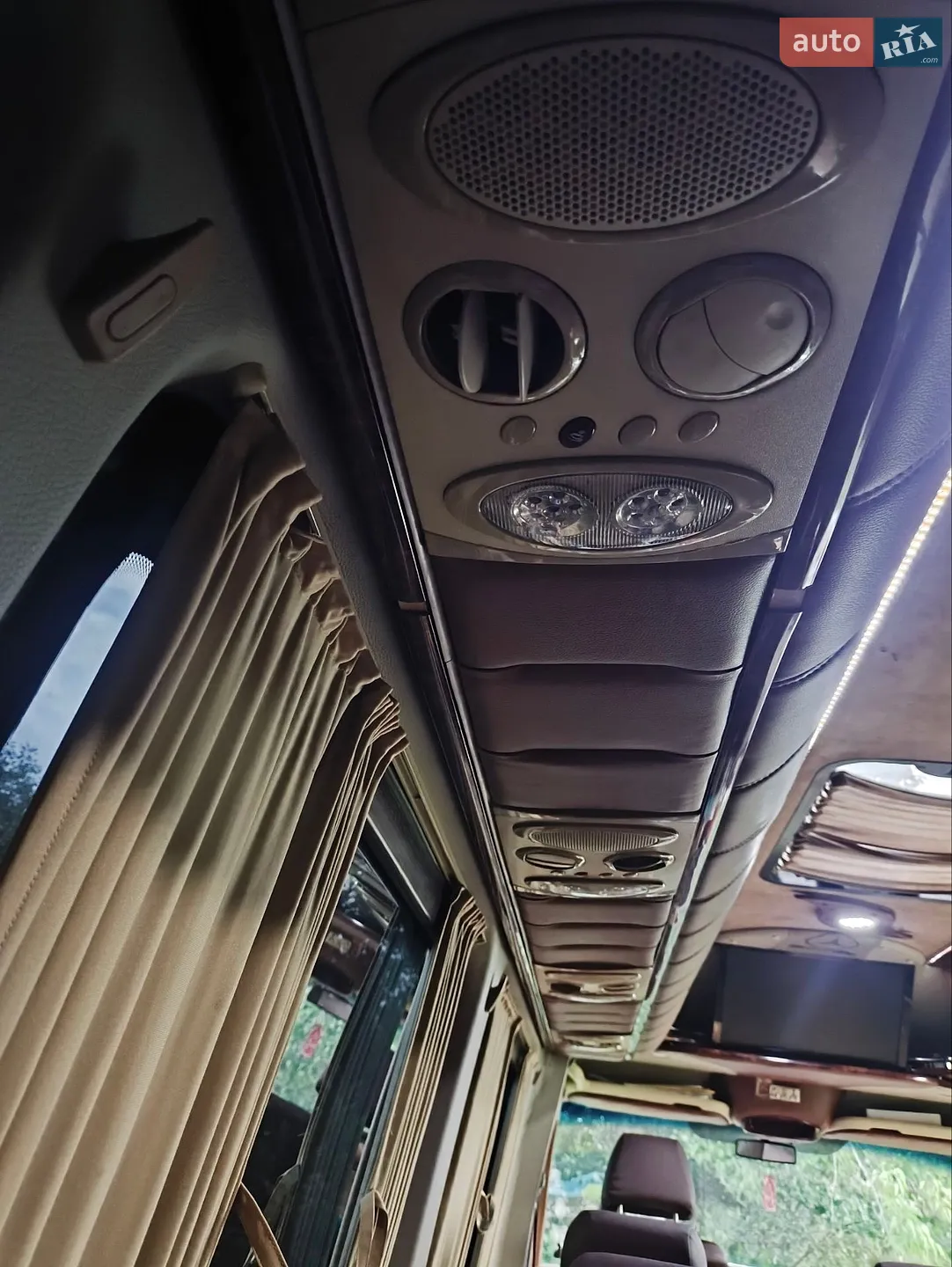 2010 Mercedes-Benz Sprinter - мініатюра 15