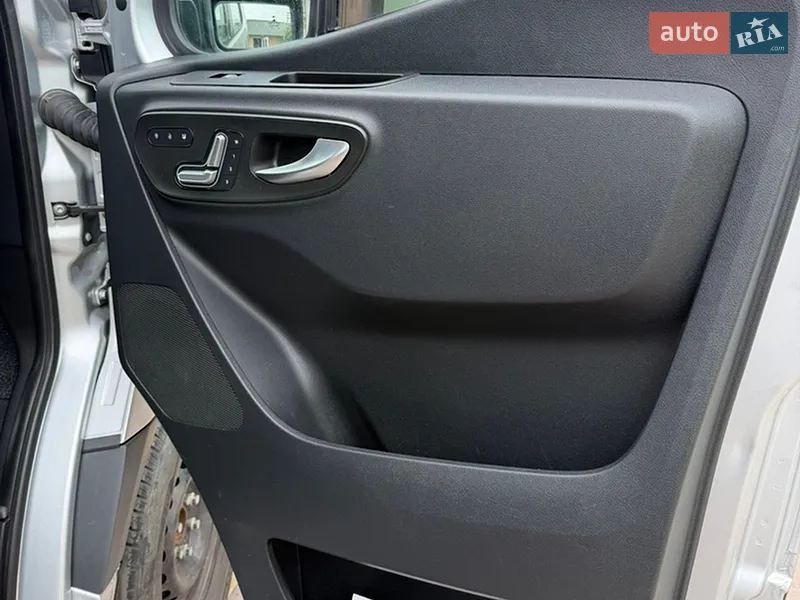 Mercedes-Benz Sprinter 2019 VIN WD4PF1CD2KP141847 фото оголошення 12 з 54
