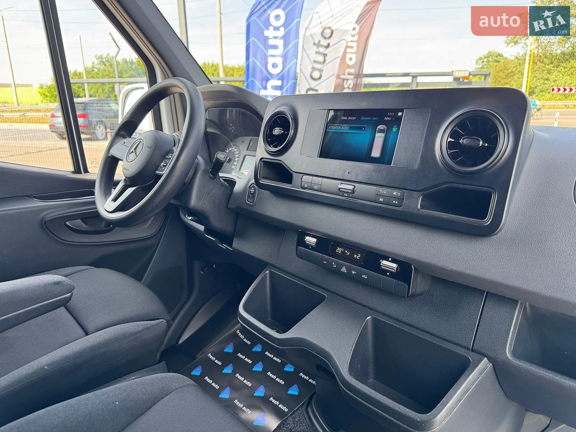 2018 Mercedes-Benz Sprinter - мініатюра 32