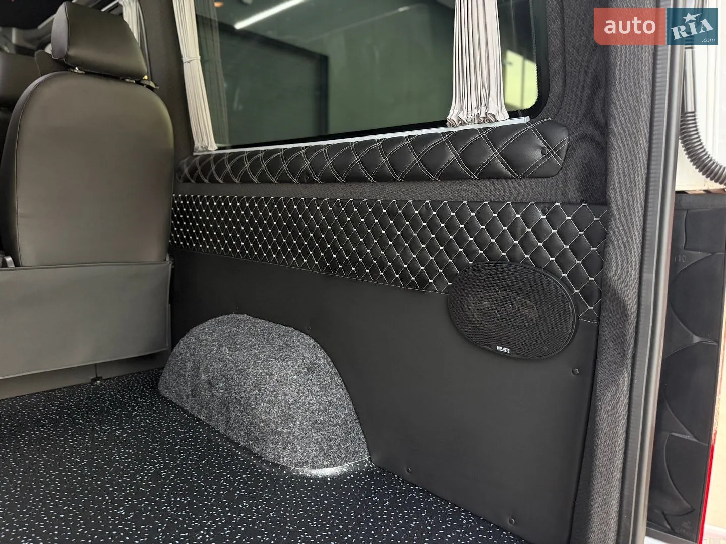 2020 Mercedes-Benz Sprinter - мініатюра 35