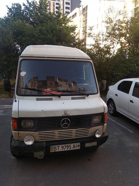 Mercedes-Benz T1 208 груз-пасс