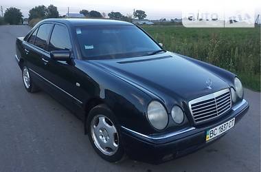 Седан Mercedes-Benz T1 1999 в Жовкве