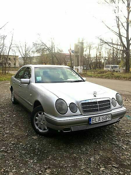 Хэтчбек Mercedes-Benz T1 1999 в Рожнятове