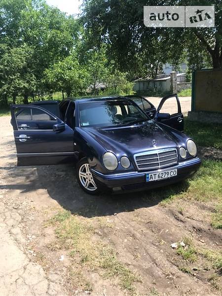 Седан Mercedes-Benz T1 2000 в Надвірній