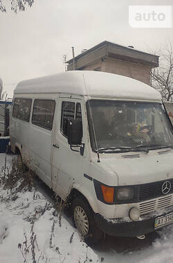 Пригородный автобус Mercedes-Benz T1 1991 в Киеве