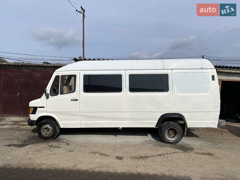 Другие автобусы Mercedes-Benz T1 1990 в Мукачево