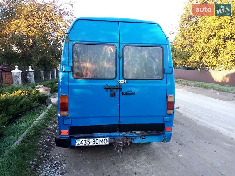 Микроавтобус Mercedes-Benz T1 1988 в Сокирянах